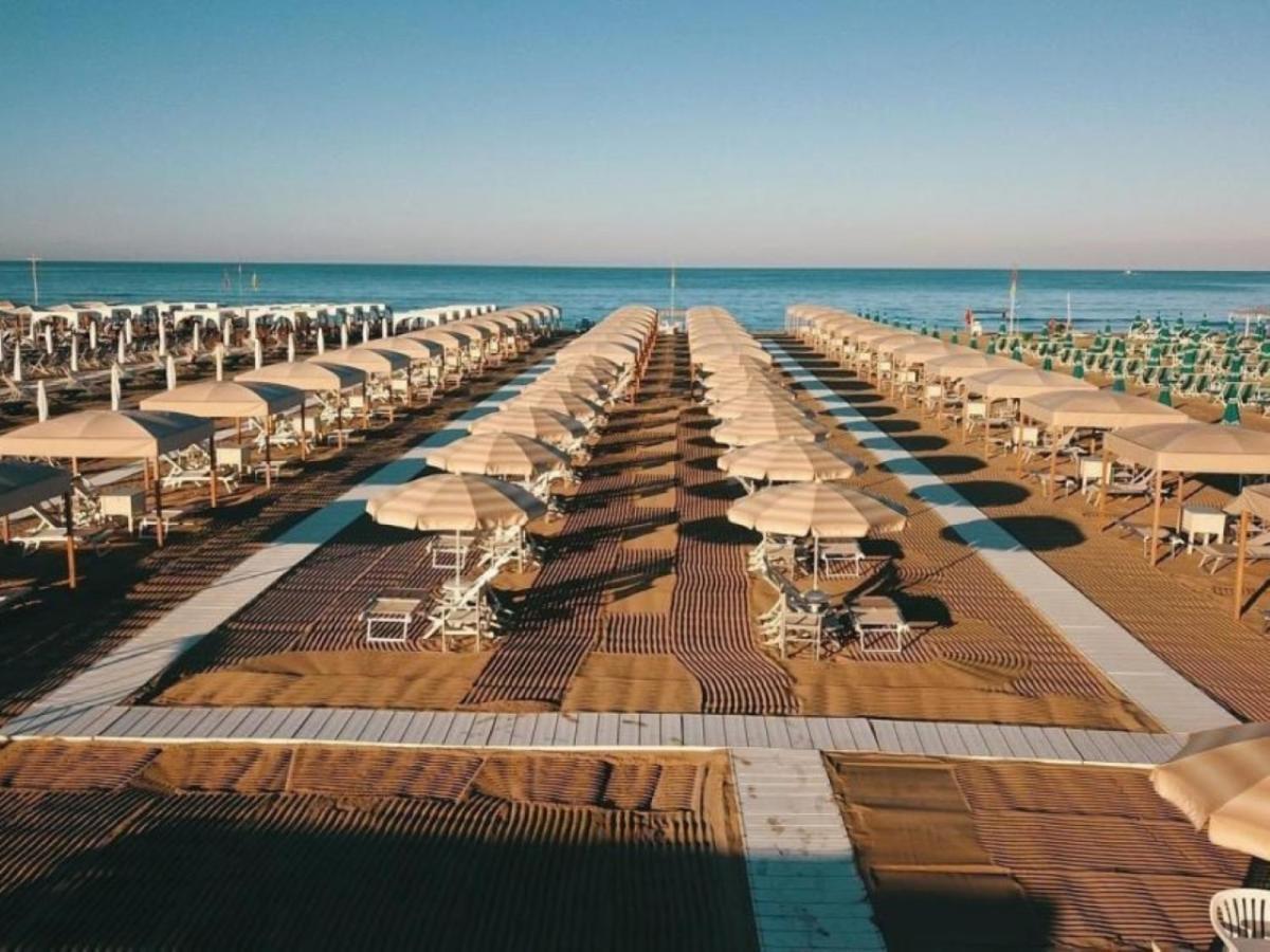 VI Suites Viareggio Exterior photo
