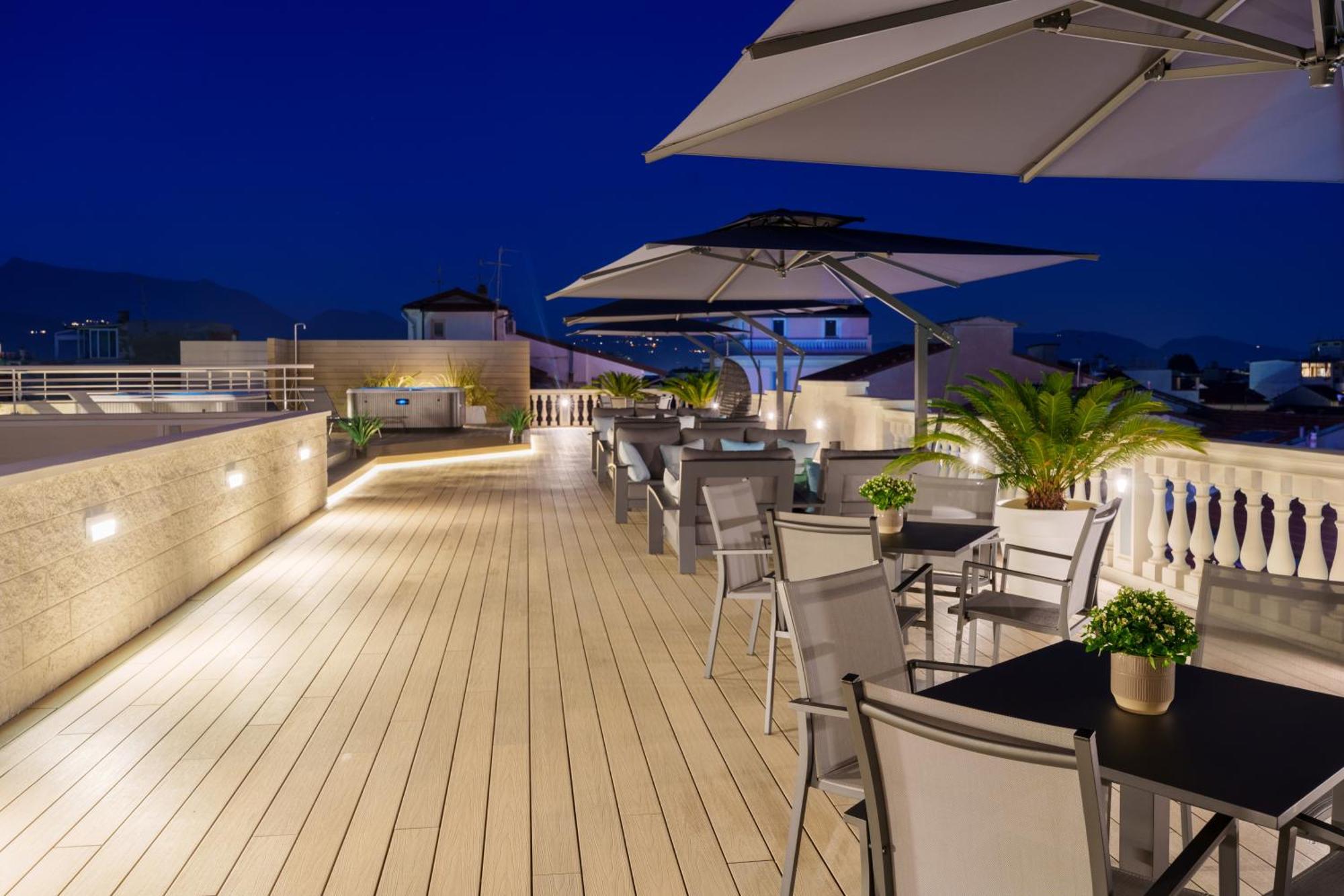 VI Suites Viareggio Exterior photo