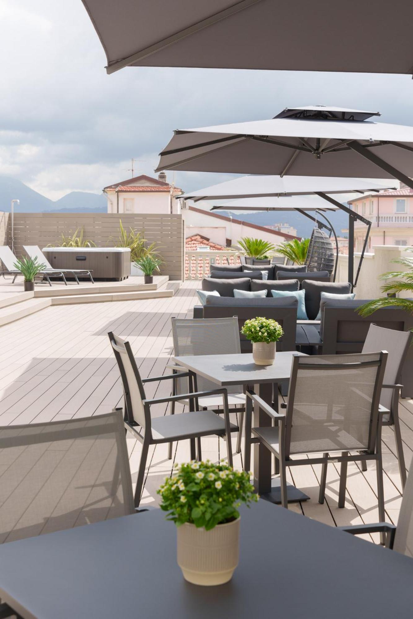 VI Suites Viareggio Exterior photo