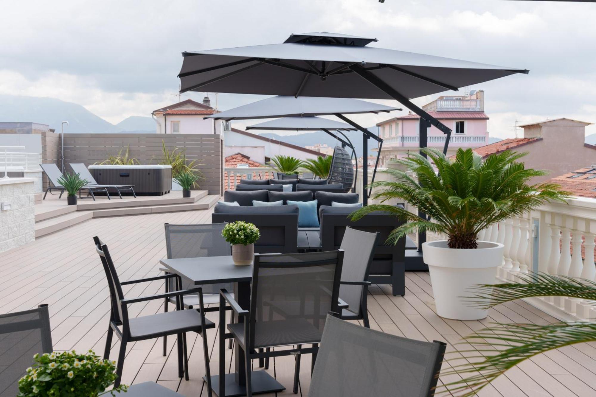 VI Suites Viareggio Exterior photo